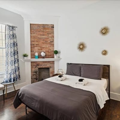 217 W 43rd - Traveler Room